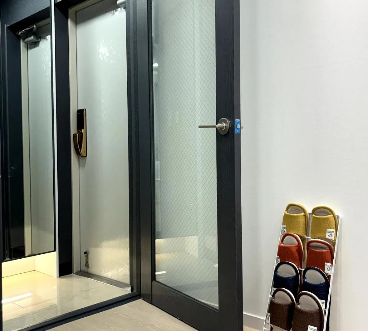 Апартаменты Near Gocheok Dome, 2 Rooms, 2 Supersingle Beds, 4 People Сеул